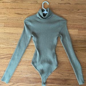 Abercrombie LuxeLoft Turtleneck Bodysuit, Small, Color: Olive